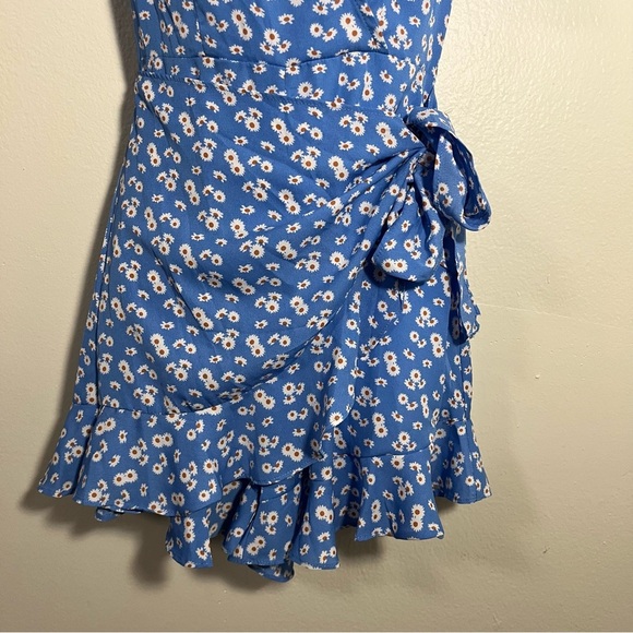 Princess Polly Daisy Floral Wrap skirt Romper Flutter Sleeve Size 2 Party Date - Picture 3 of 10